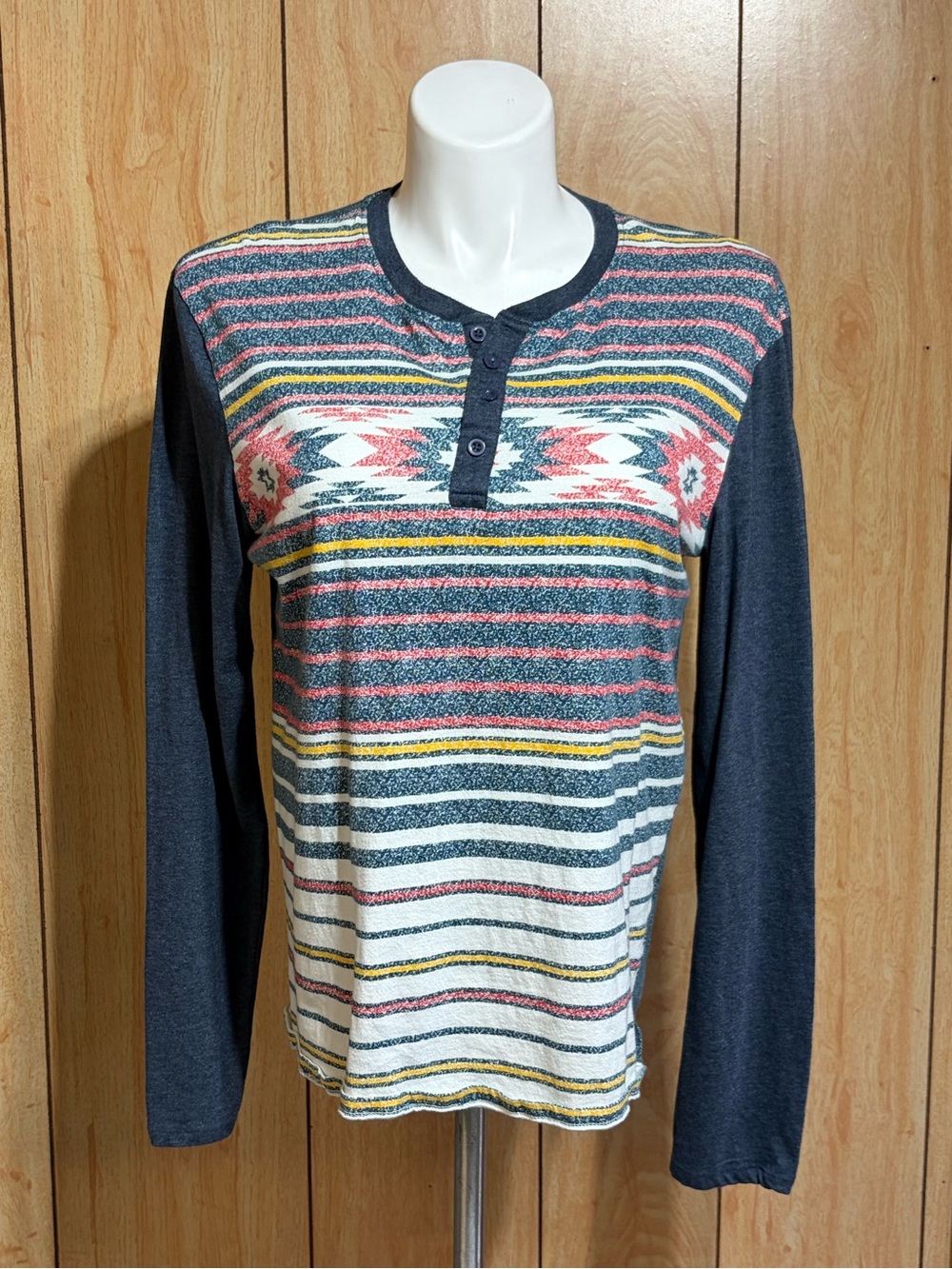 Carbon Women's Multicolor Striped Henley Top SZ - XL